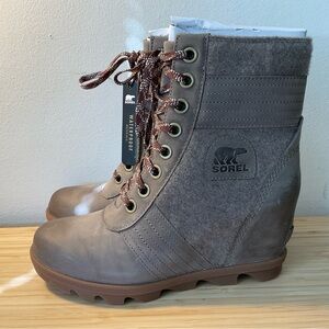 Sorel Lexie Wedge Boots new with tags and box